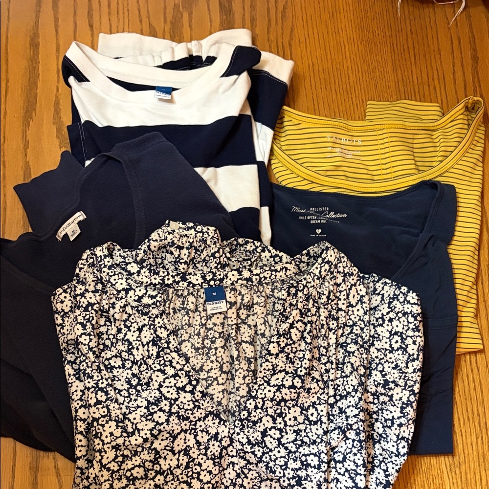 Nautica Women's Floral Long Sleeve Tee - Navy and White